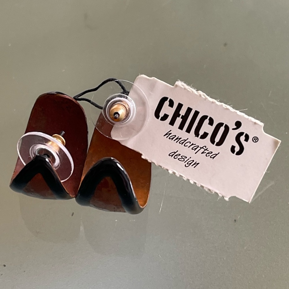 Chico’s handcrafted hammered design pierced earrings - Picture 2 of 4